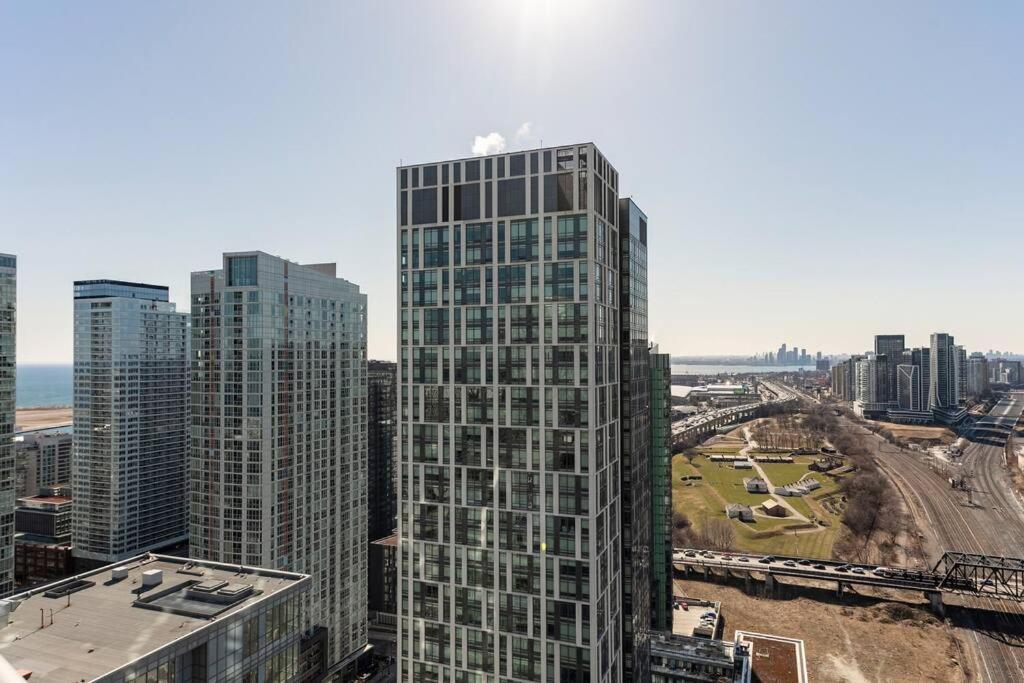 Luxury Downtown Lakeview & City View Condo Toronto Extérieur photo