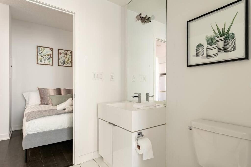Luxury Downtown Lakeview & City View Condo Toronto Extérieur photo